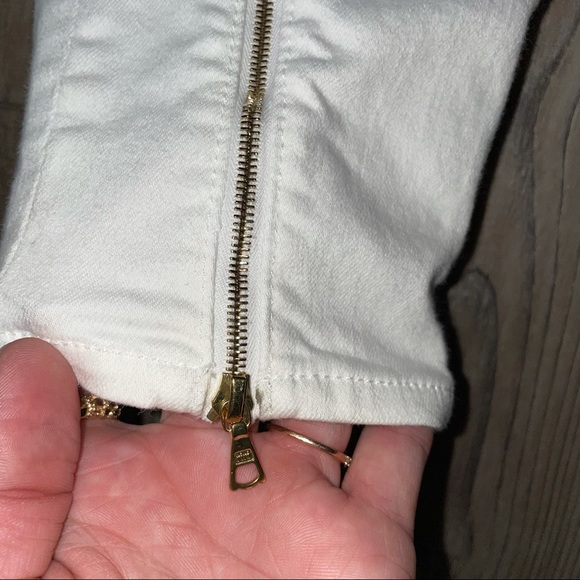 7 for all Mankind white jeans with gold zippers - Picture 3 of 9